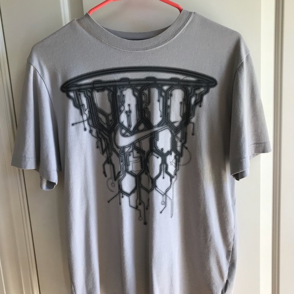 Nike Other - Men’s small Nike dry-fit short sleeve shirt (gray)